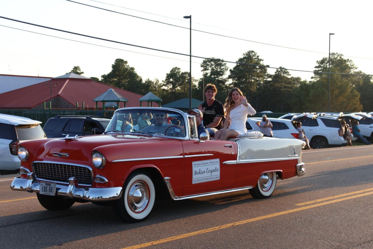 Parade Kicks Off Homecoming Week